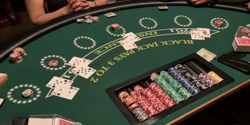 Lý giải tại sao đánh bài baccarat luôn thua?